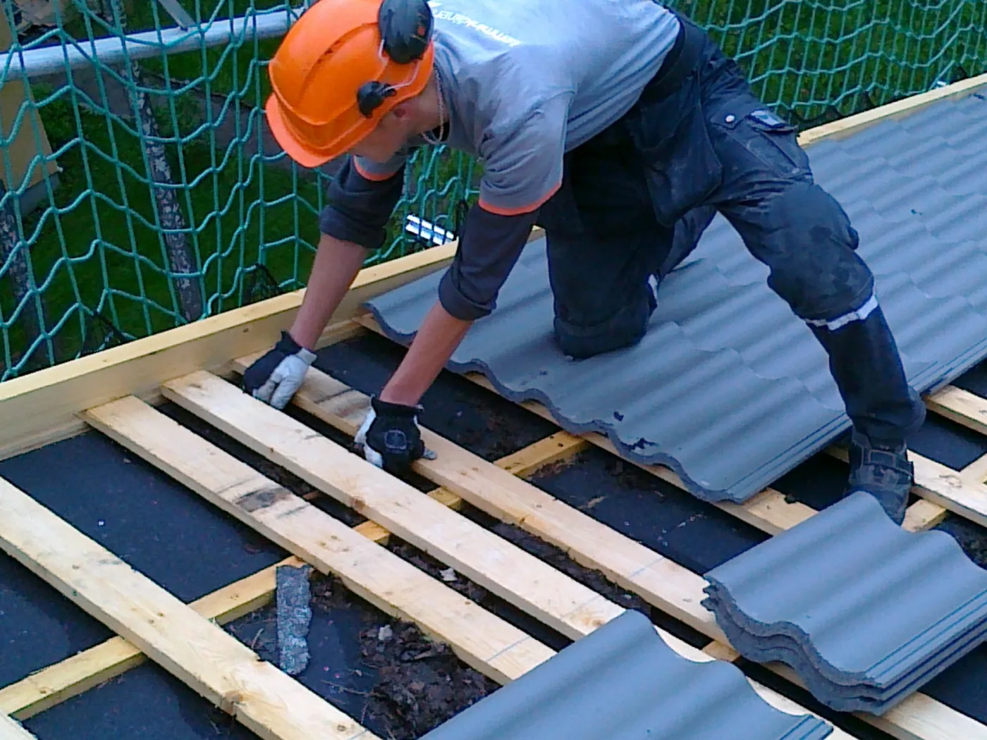 BS 5534 Tile Fixing: Every Perimeter Tile Needs Two