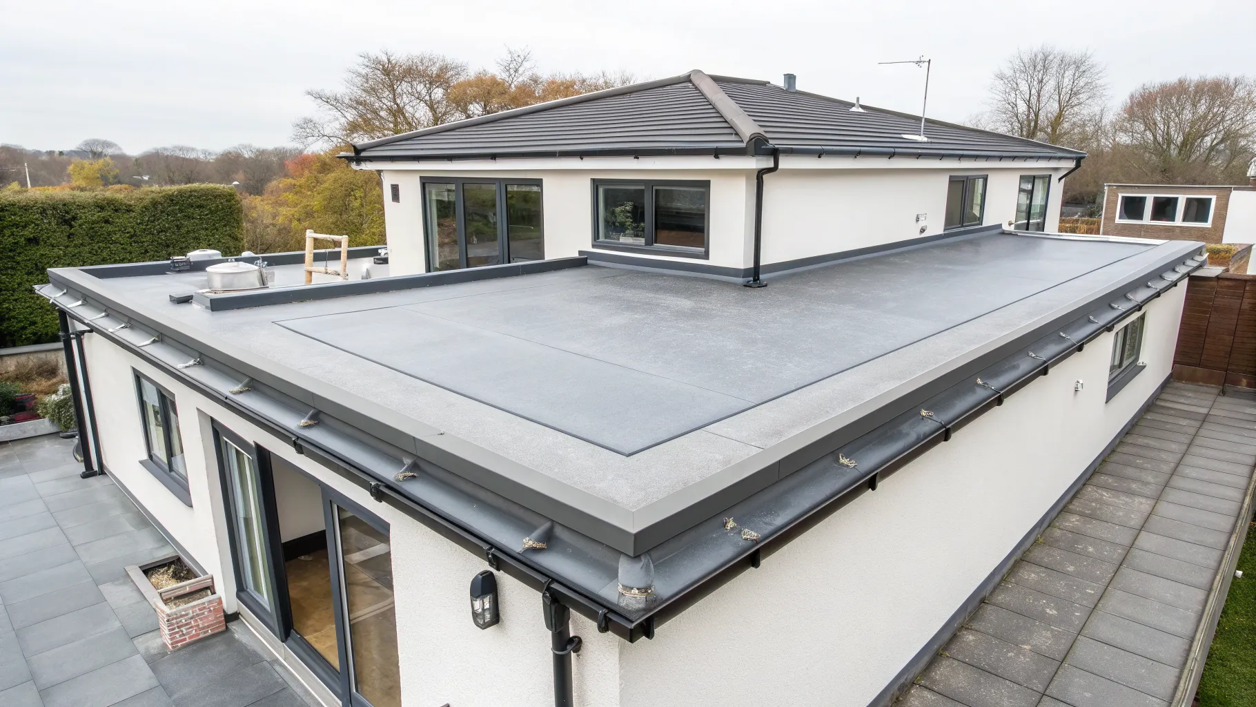 How Long Does a Flat Roof Last? Lifespan, Pitch and Insulation
