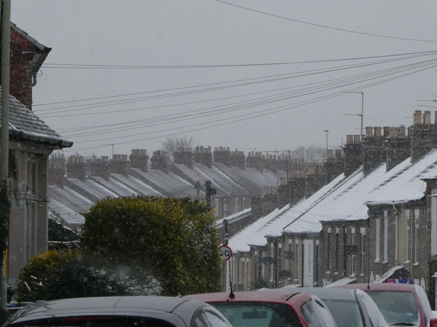 Snow on Roof UK: 30cm of Wet Snow Weighs 120kg a m²